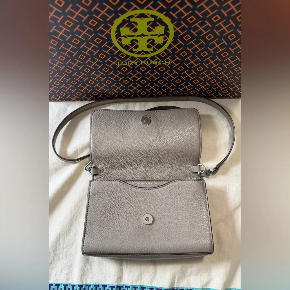 Tory Burch Britten crossbody - Picture 3 of 7